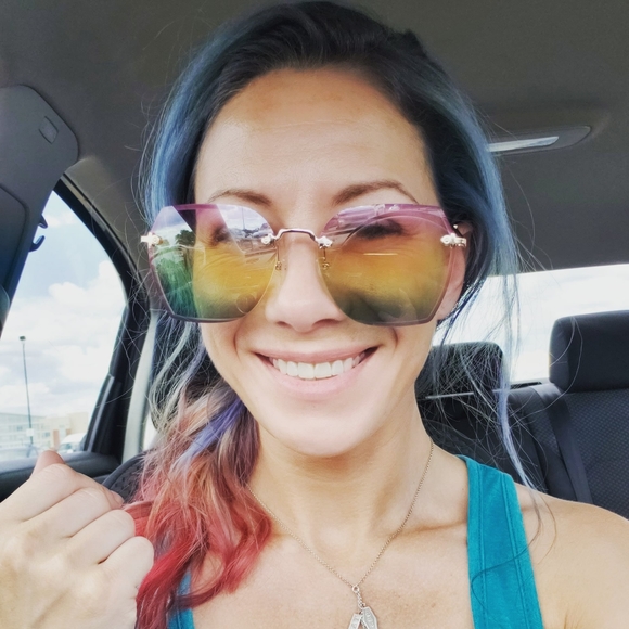 Meet your Posher! 🌟 🌹 - Picture 5 of 15